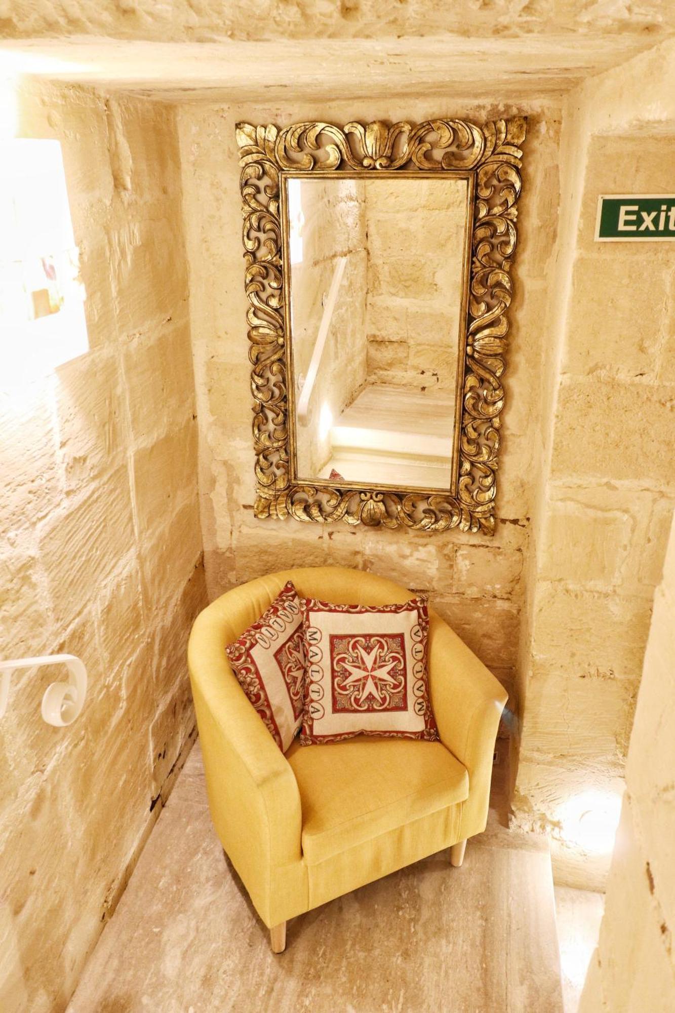 The Knight - Heritage & Art Home At Birgu Square Экстерьер фото