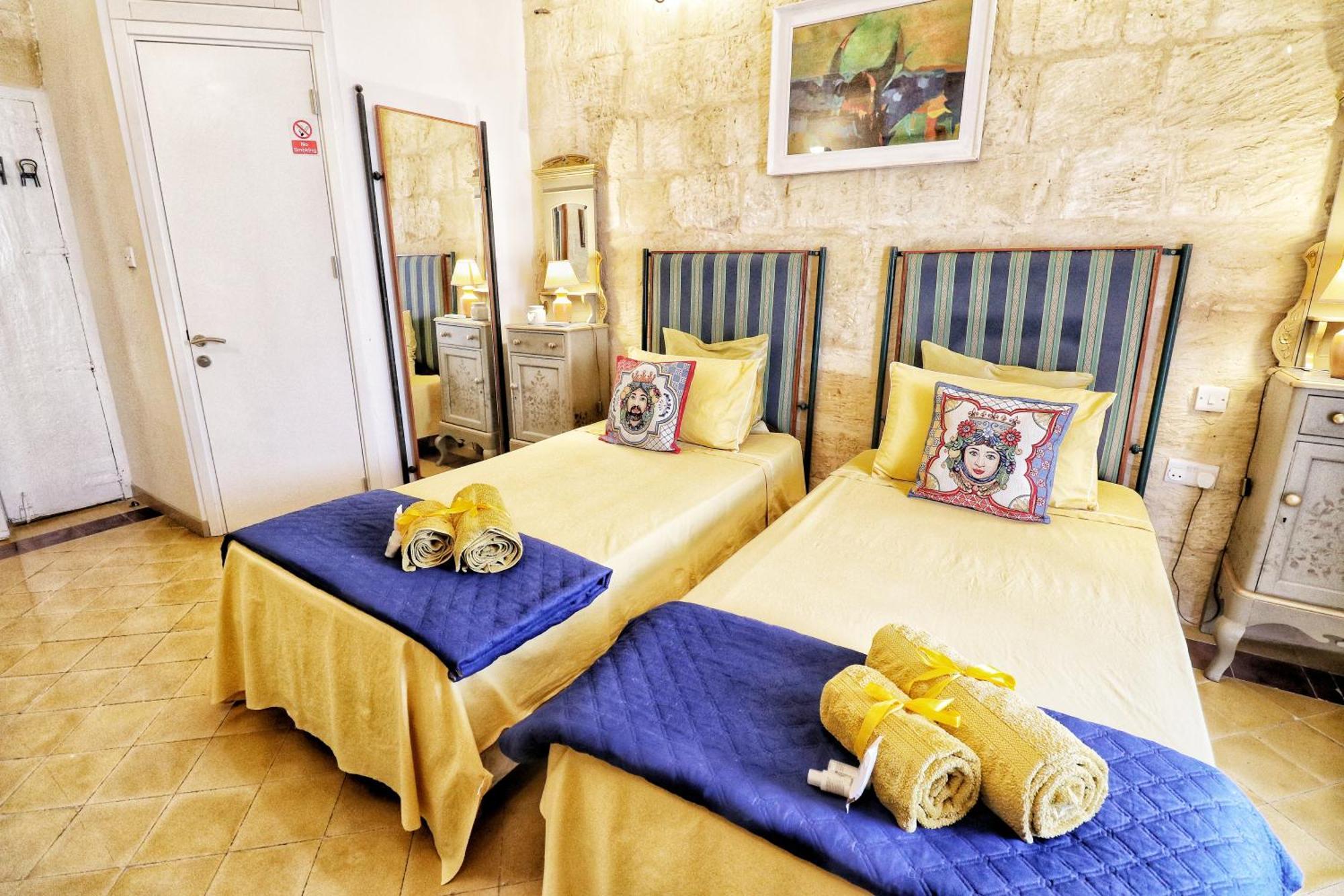 The Knight - Heritage & Art Home At Birgu Square Экстерьер фото